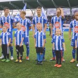 Ivalon Palloseuran juniorit HJKn pelaajien kanssa Helsingissä